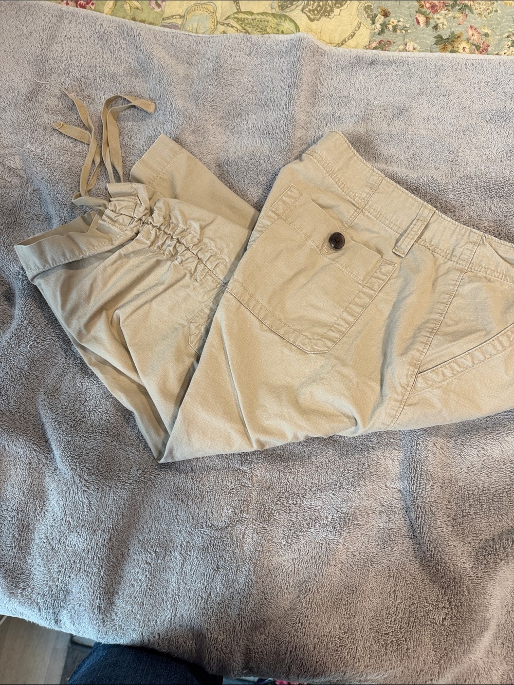 G.H. Bass & Co. Beige Drawstring Hem Capris